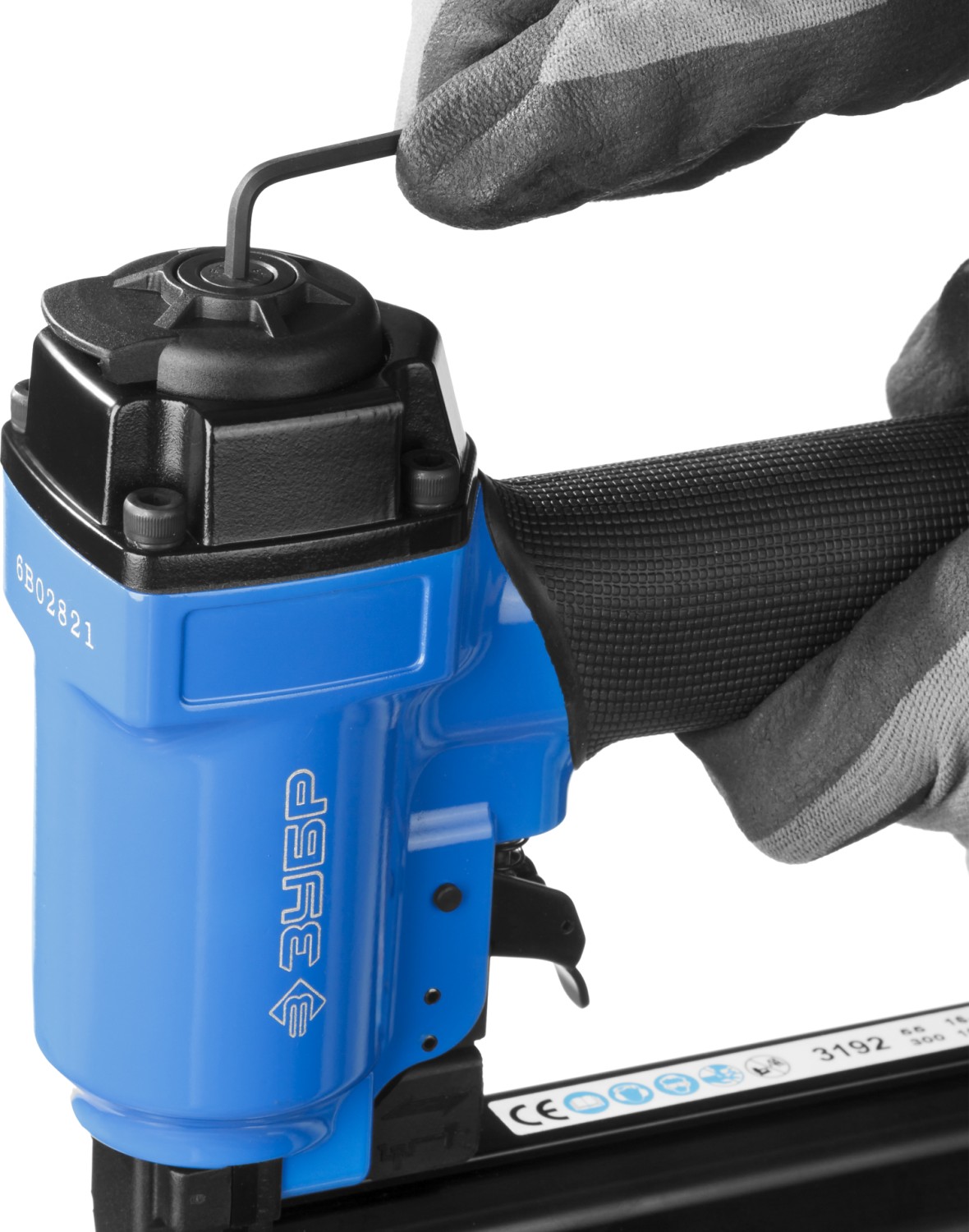 ЗУБР Т55/300, пневматический нейлер-степлер 18Ga 2-в-1: для скоб тип 55 (16-30мм) и гвоздей тип 300 (10-35 мм), Профессионал (3192)