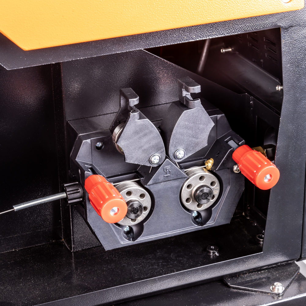 Аппарат для ручной лазерной сварки, резки и очистки FOXWELD LASER 1500-4-МТ AIR