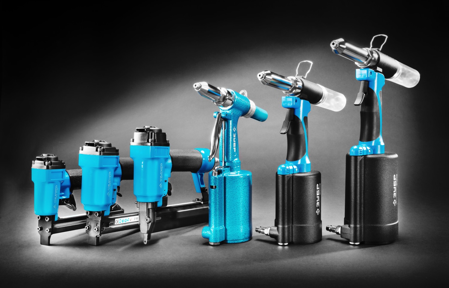 ЗУБР Т55/300, пневматический нейлер-степлер 18Ga 2-в-1: для скоб тип 55 (16-30мм) и гвоздей тип 300 (10-35 мм), Профессионал (3192)